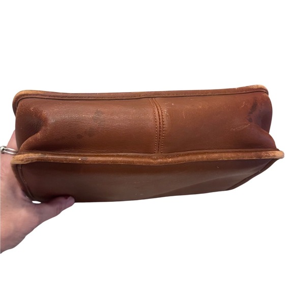 Coach Leather Vintage Legacy Willis #9927 British Tan has Hangtag Preloved - Picture 9 of 10